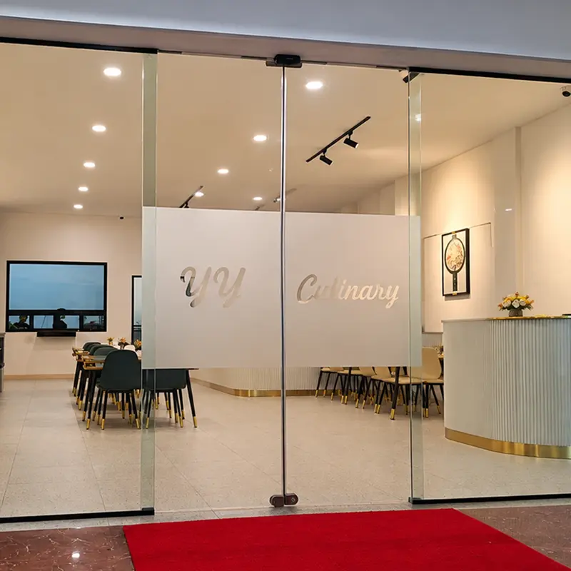 Pintu Geser Otomatis dan Sensor Safety 2 in 1 pada Fasad Kaca Frameless YY Culinary Medan