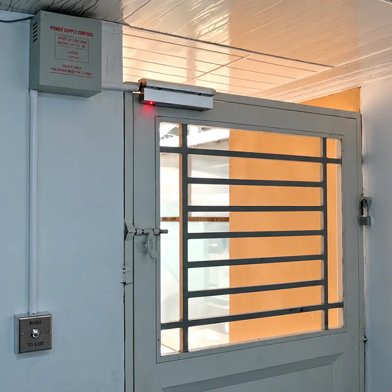 Akses Kontrol Kartu RFID dengan Baterai Cadangan pada Pintu di Jl. Bunga Asoka, Medan