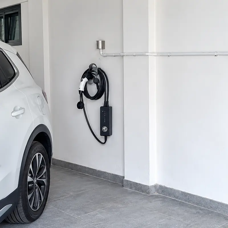 Colokan Khusus Portable Charger Mobil Listrik dengan RCBO dan Smart Energy Meter di Ruko MMTC Medan