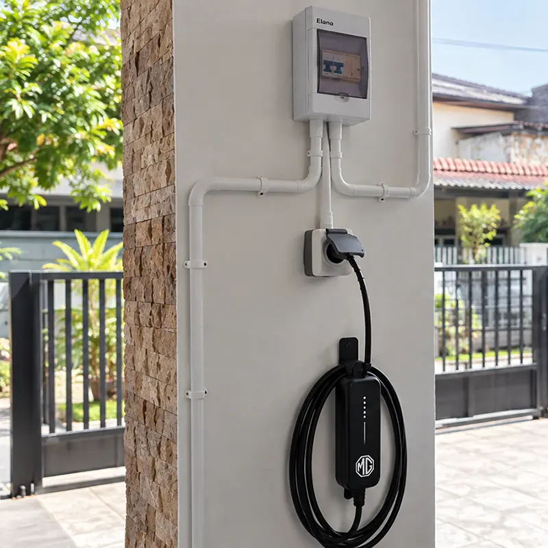 Colokan Waterproof untuk Portable Charger Mobil Listrik di Carport Rumah, Medan